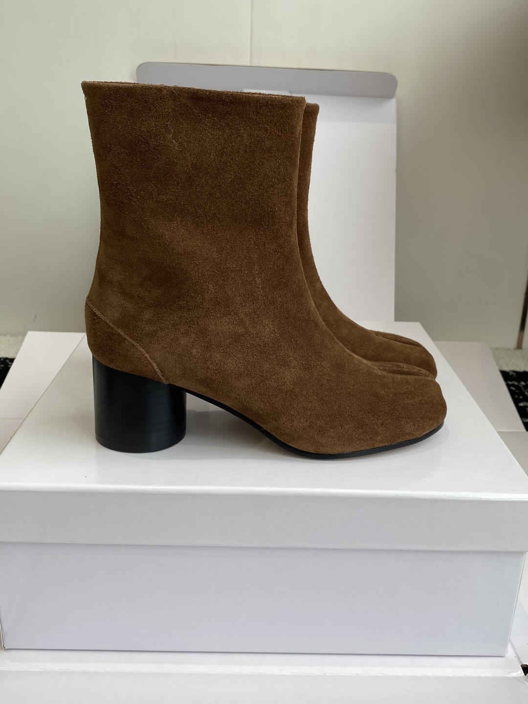东莞代购级(⚠️官网同步✈️盒包装)MaisonMargiela MM6 马吉拉分趾系列粗跟跟分趾靴代购