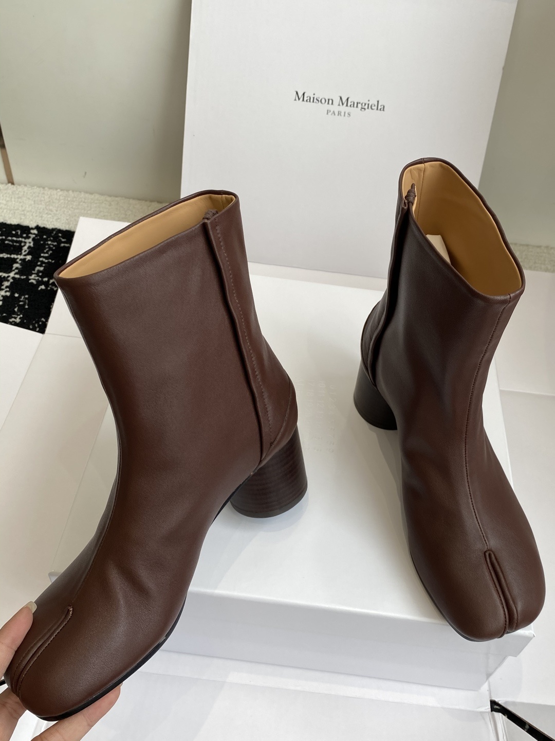 东莞代购级(⚠️官网同步✈️盒包装)MaisonMargiela MM6 马吉拉分趾系列粗跟跟分趾靴代购