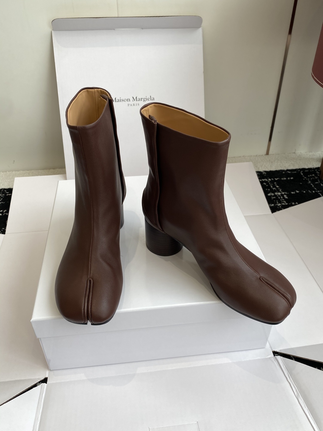 东莞代购级(⚠️官网同步✈️盒包装)MaisonMargiela MM6 马吉拉分趾系列粗跟跟分趾靴代购