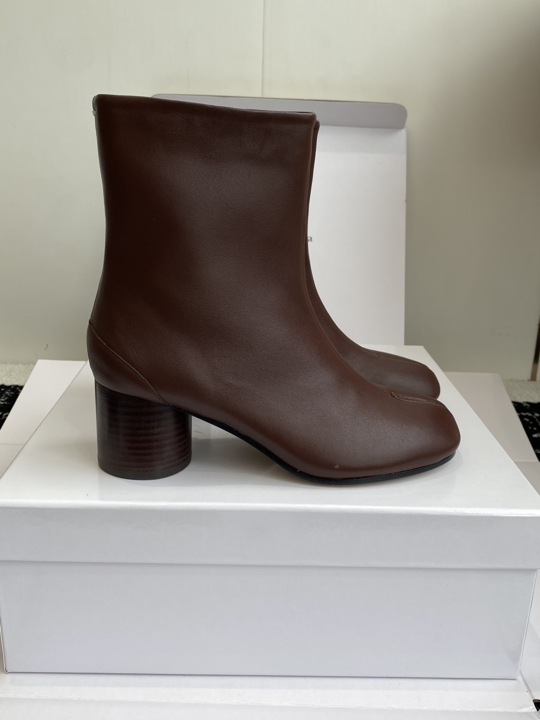 东莞代购级(⚠️官网同步✈️盒包装)MaisonMargiela MM6 马吉拉分趾系列粗跟跟分趾靴代购