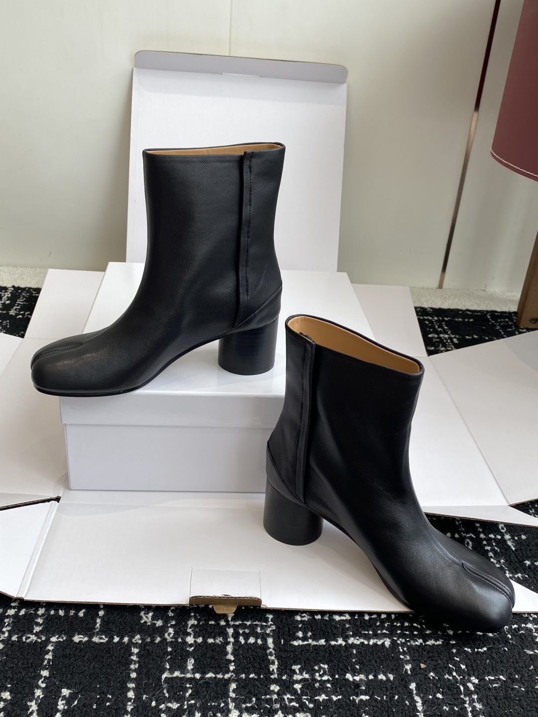 东莞代购级(⚠️官网同步✈️盒包装)MaisonMargiela MM6 马吉拉分趾系列粗跟跟分趾靴代购