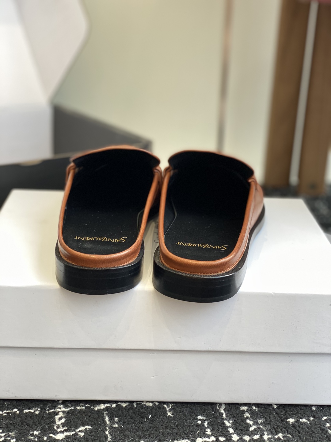 代购级Saint Laurent 圣罗兰 25ss经典乐福半拖小皮鞋超级超级无敌火爆的一个款这款我们家每
