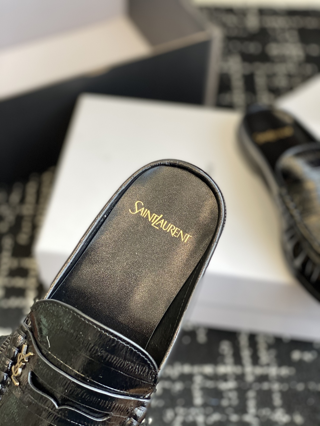代购级Saint Laurent 圣罗兰 25ss经典乐福半拖小皮鞋超级超级无敌火爆的一个款这款我们家每