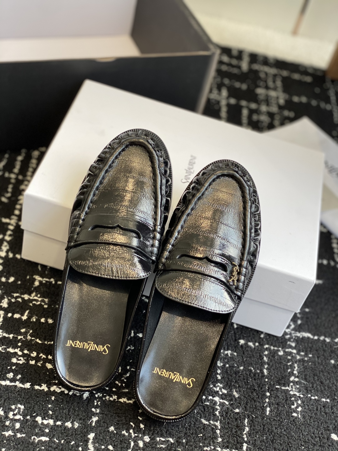 代购级Saint Laurent 圣罗兰 25ss经典乐福半拖小皮鞋超级超级无敌火爆的一个款这款我们家每
