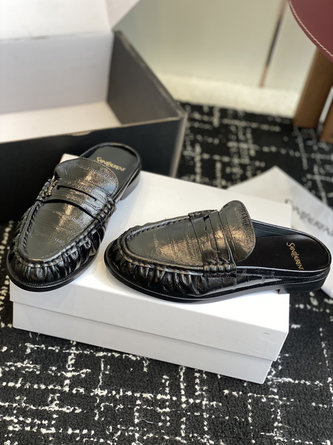 代购级Saint Laurent 圣罗兰 25ss经典乐福半拖小皮鞋超级超级无敌火爆的一个款这款我们家每