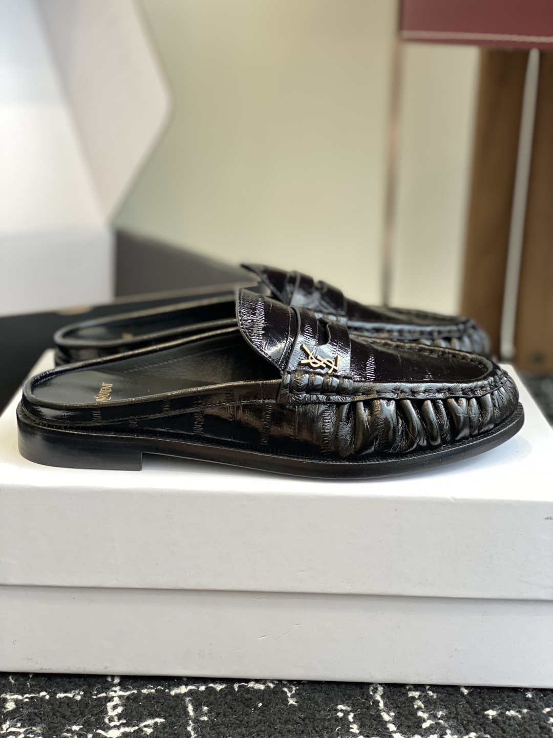 代购级Saint Laurent 圣罗兰 25ss经典乐福半拖小皮鞋超级超级无敌火爆的一个款这款我们家每