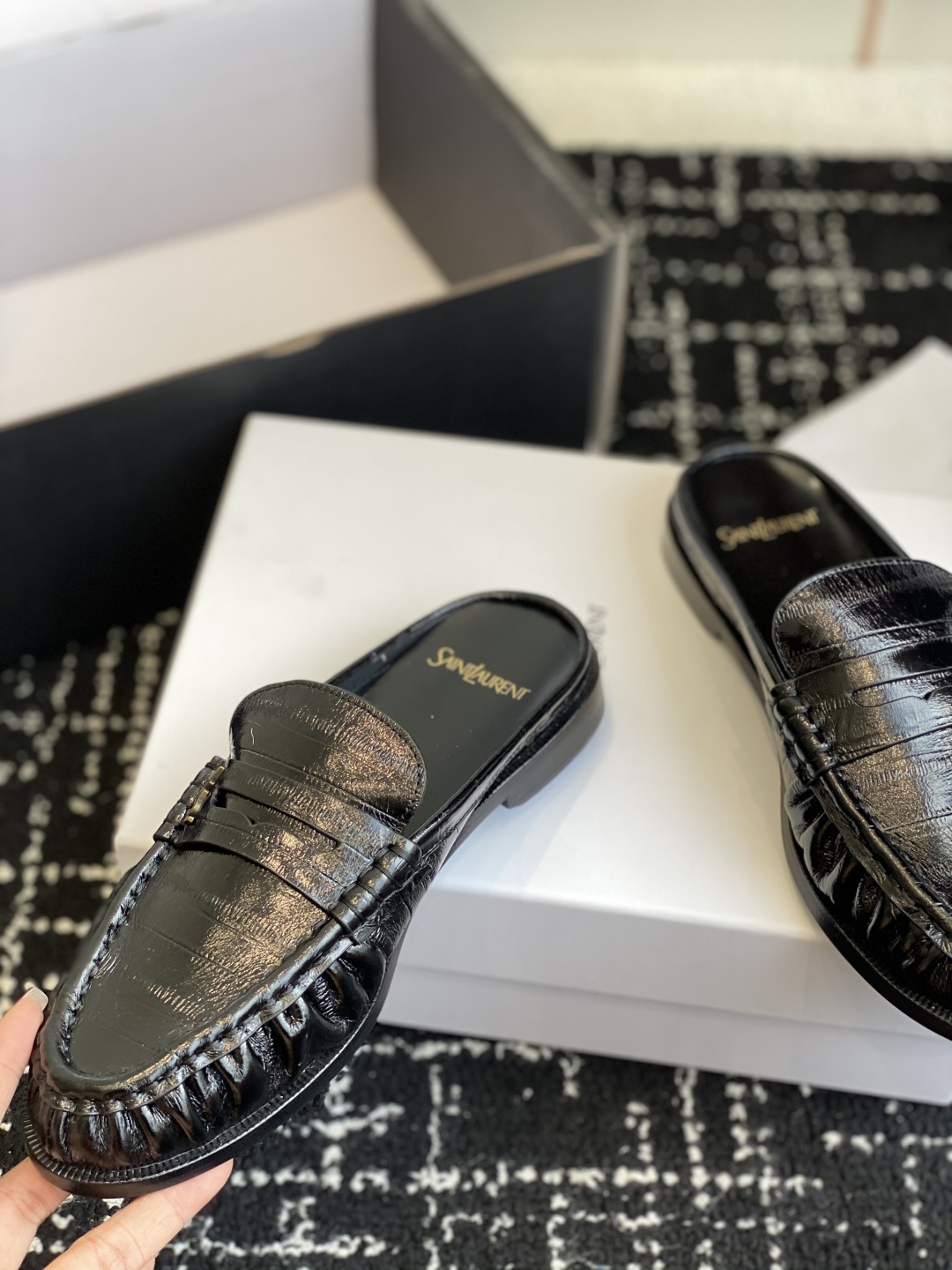 代购级Saint Laurent 圣罗兰 25ss经典乐福半拖小皮鞋超级超级无敌火爆的一个款这款我们家每