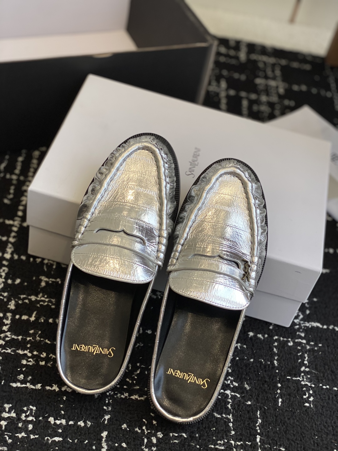 代购级Saint Laurent 圣罗兰 25ss经典乐福半拖小皮鞋超级超级无敌火爆的一个款这款我们家每