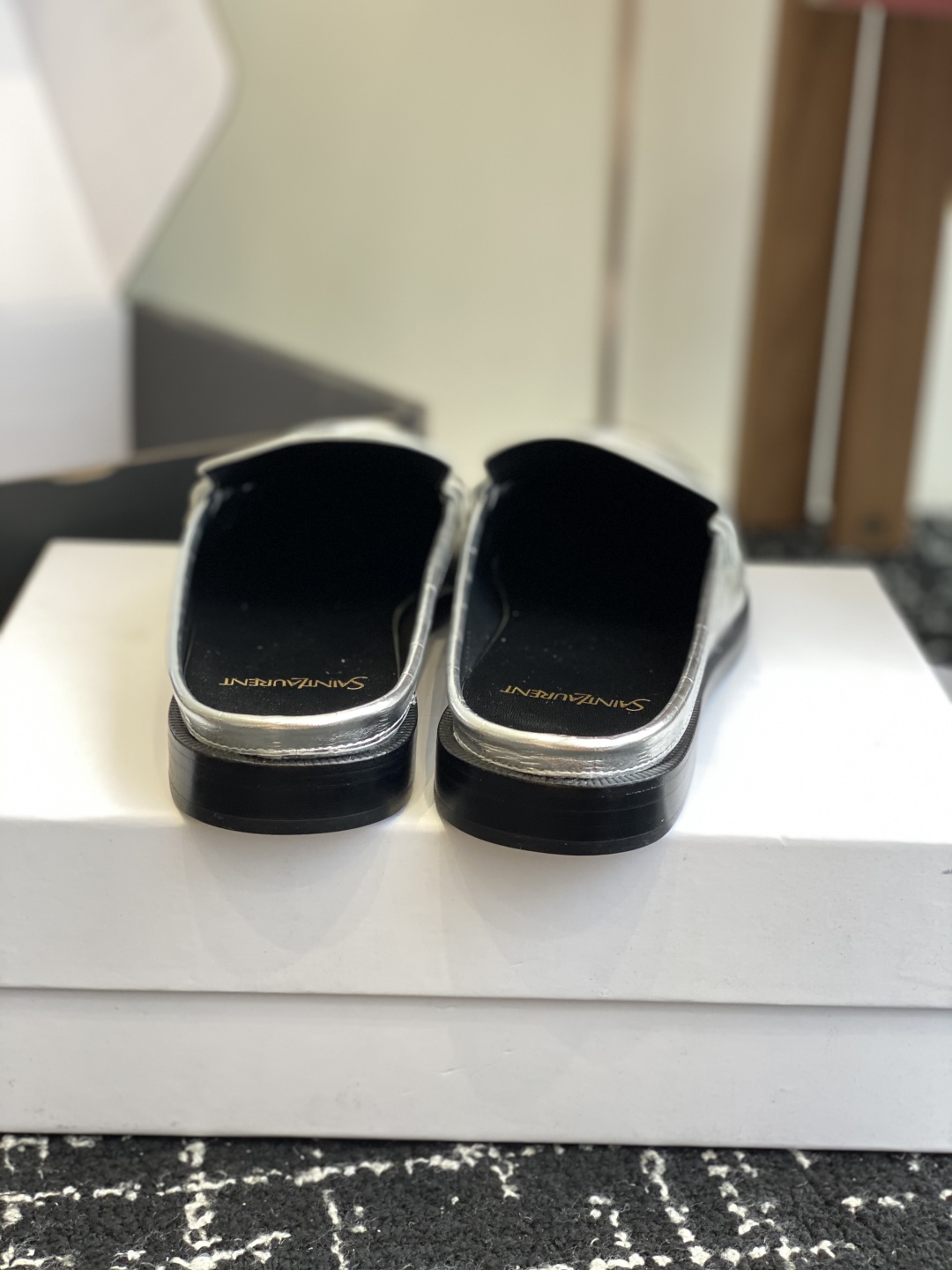 代购级Saint Laurent 圣罗兰 25ss经典乐福半拖小皮鞋超级超级无敌火爆的一个款这款我们家每