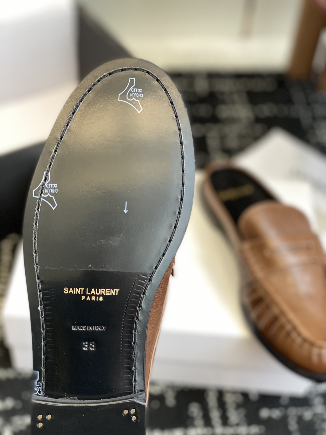 代购级Saint Laurent 圣罗兰 25ss经典乐福半拖小皮鞋超级超级无敌火爆的一个款这款我们家每