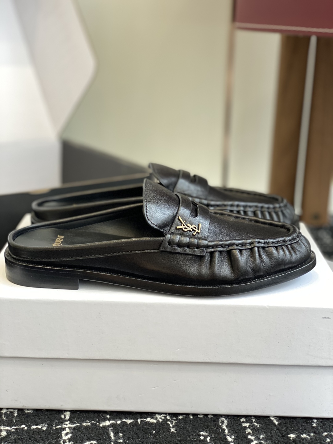 代购级Saint Laurent 圣罗兰 25ss经典乐福半拖小皮鞋超级超级无敌火爆的一个款这款我们家每