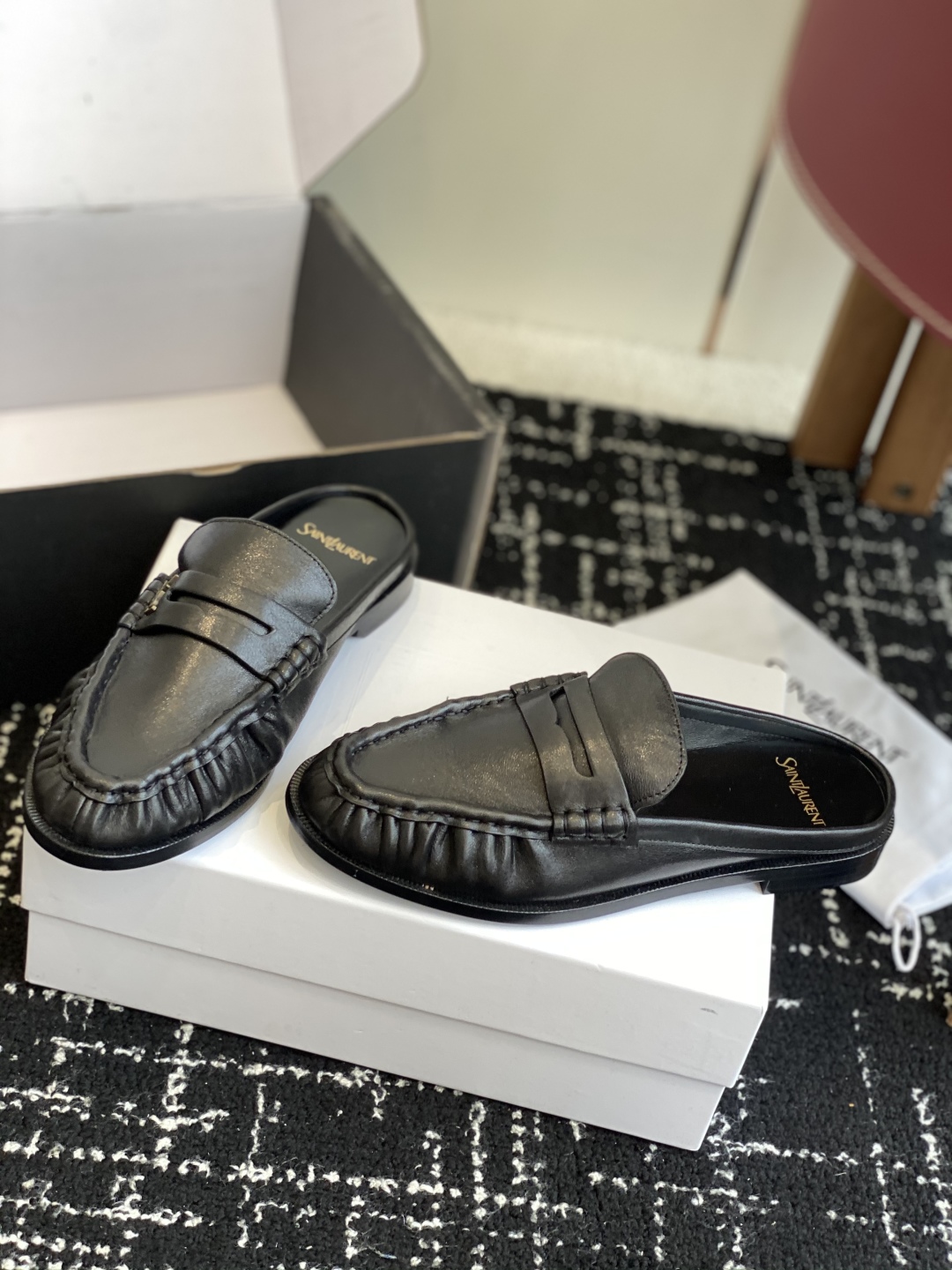 代购级Saint Laurent 圣罗兰 25ss经典乐福半拖小皮鞋超级超级无敌火爆的一个款这款我们家每