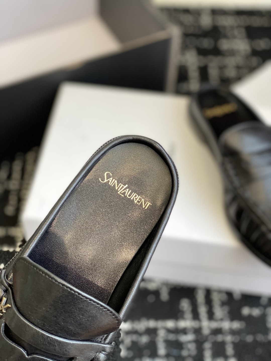代购级Saint Laurent 圣罗兰 25ss经典乐福半拖小皮鞋超级超级无敌火爆的一个款这款我们家每