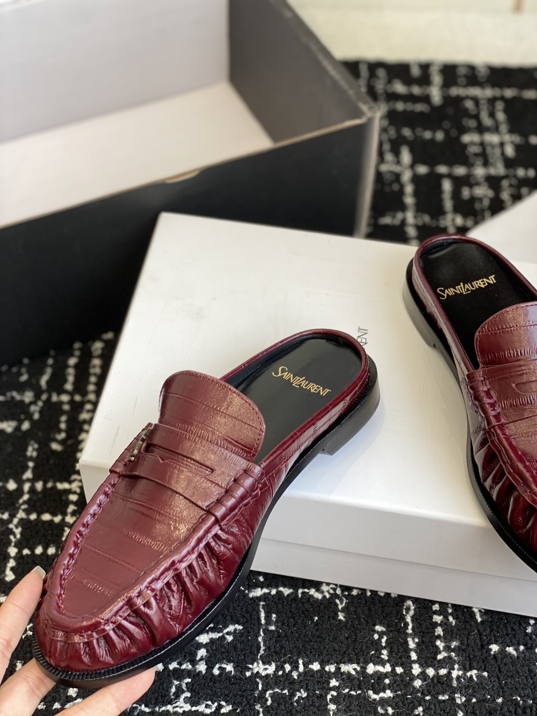 代购级Saint Laurent 圣罗兰 25ss经典乐福半拖小皮鞋超级超级无敌火爆的一个款这款我们家每
