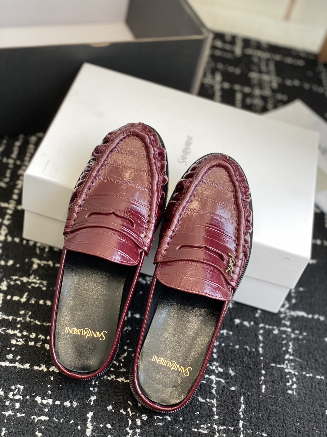 代购级Saint Laurent 圣罗兰 25ss经典乐福半拖小皮鞋超级超级无敌火爆的一个款这款我们家每