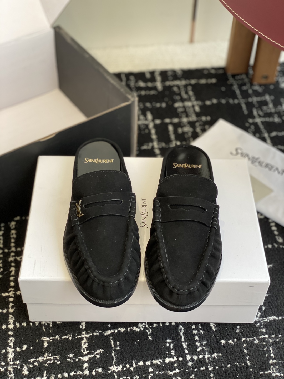 代购级Saint Laurent 圣罗兰 25ss经典乐福半拖小皮鞋超级超级无敌火爆的一个款这款我们家每