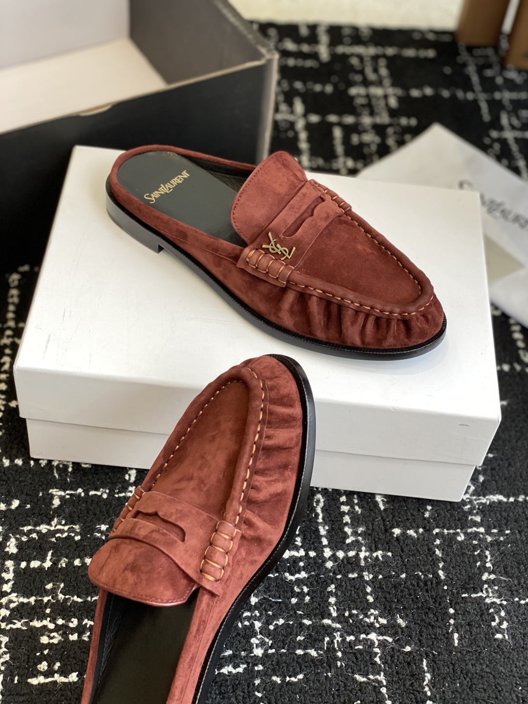 代购级Saint Laurent 圣罗兰 25ss经典乐福半拖小皮鞋超级超级无敌火爆的一个款这款我们家每