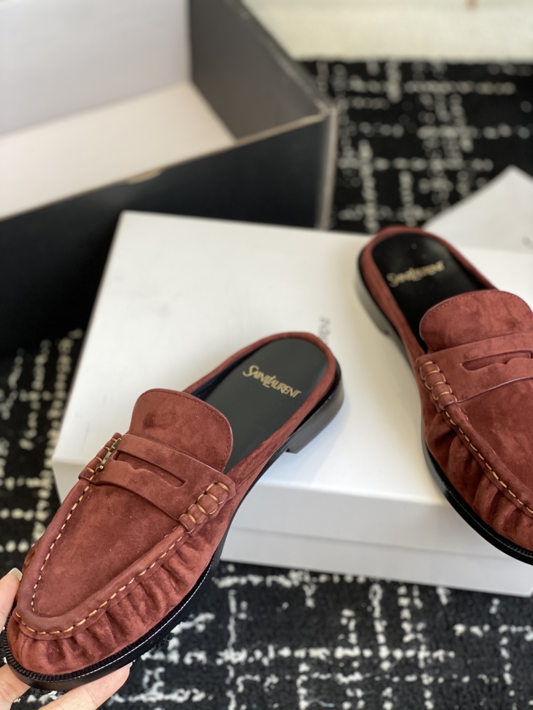 代购级Saint Laurent 圣罗兰 25ss经典乐福半拖小皮鞋超级超级无敌火爆的一个款这款我们家每