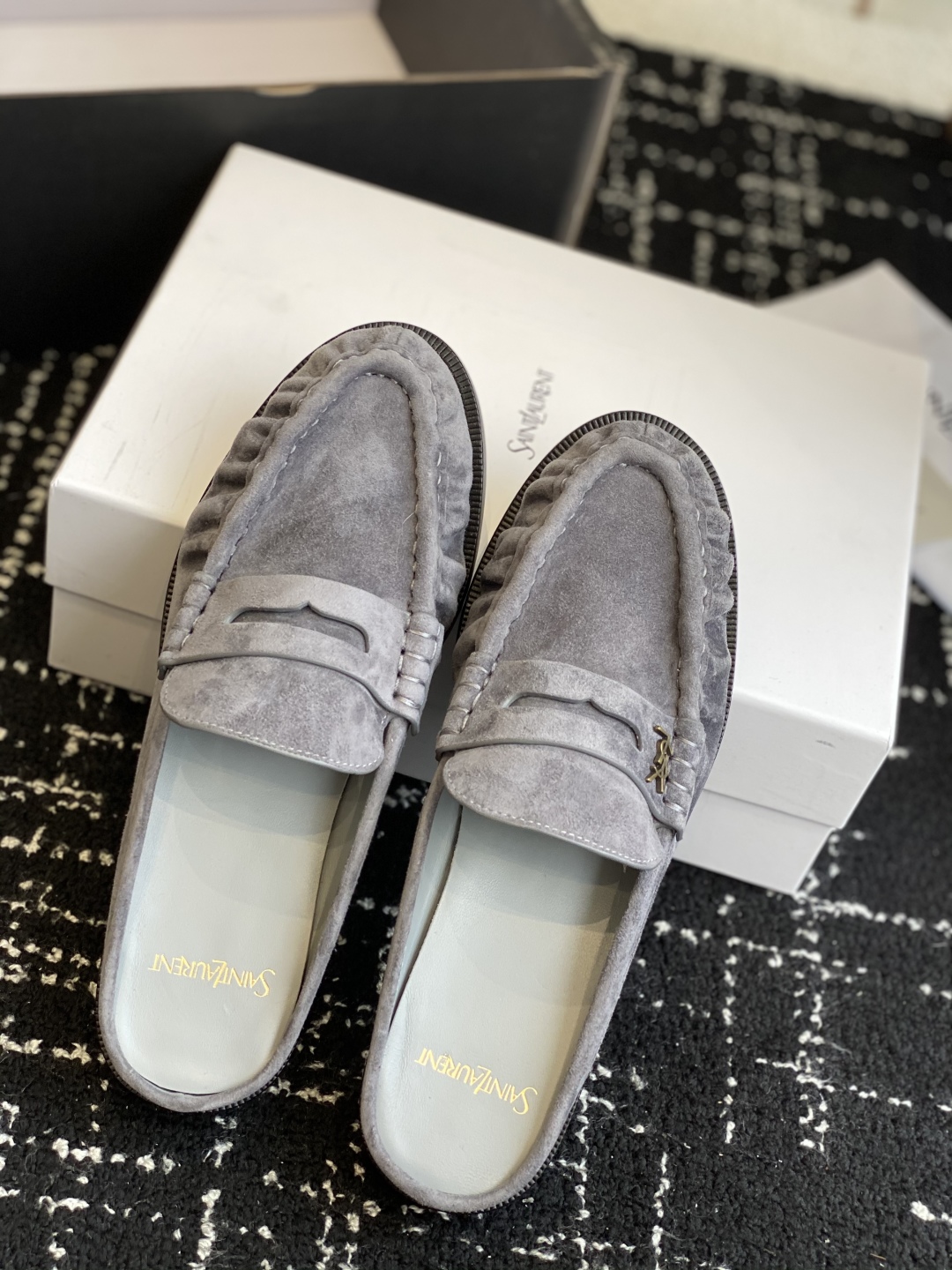 代购级Saint Laurent 圣罗兰 25ss经典乐福半拖小皮鞋超级超级无敌火爆的一个款这款我们家每