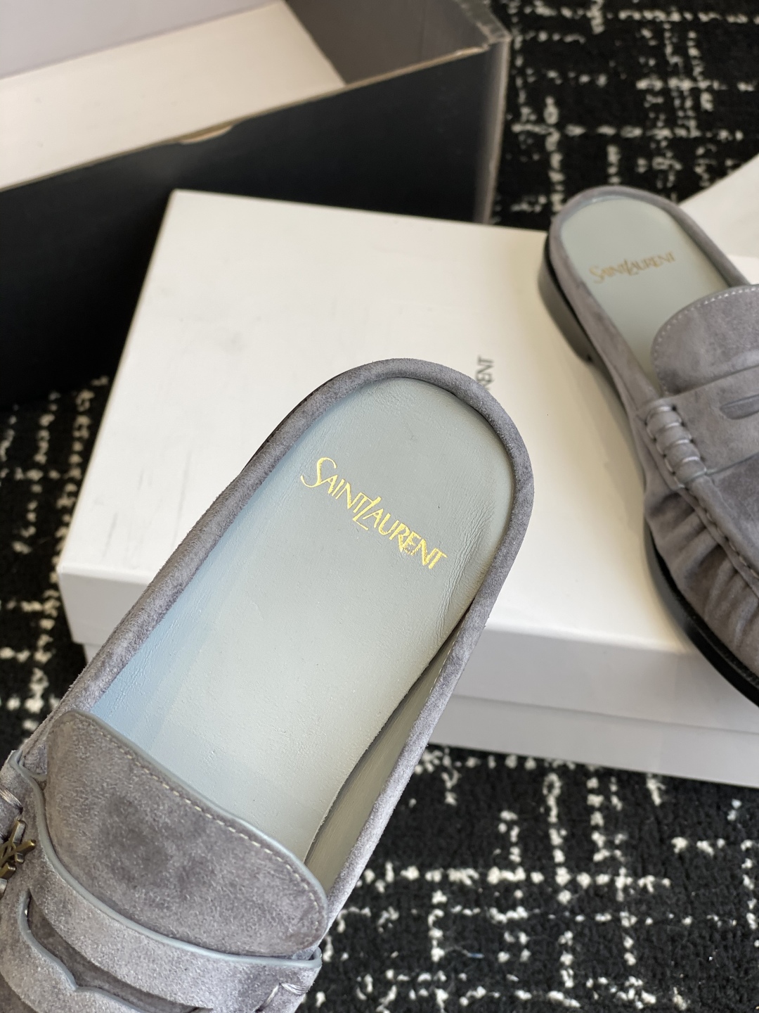 代购级Saint Laurent 圣罗兰 25ss经典乐福半拖小皮鞋超级超级无敌火爆的一个款这款我们家每