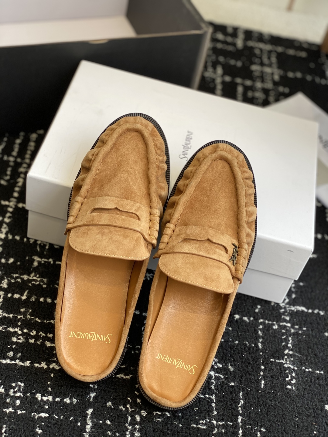 代购级Saint Laurent 圣罗兰 25ss经典乐福半拖小皮鞋超级超级无敌火爆的一个款这款我们家每
