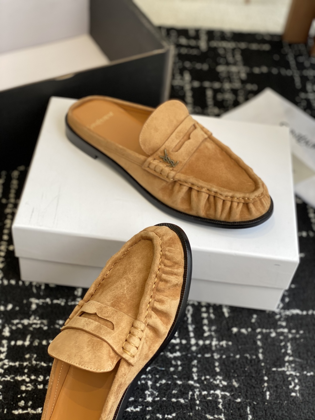 代购级Saint Laurent 圣罗兰 25ss经典乐福半拖小皮鞋超级超级无敌火爆的一个款这款我们家每
