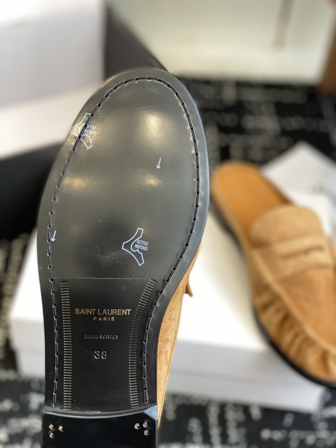 代购级Saint Laurent 圣罗兰 25ss经典乐福半拖小皮鞋超级超级无敌火爆的一个款这款我们家每