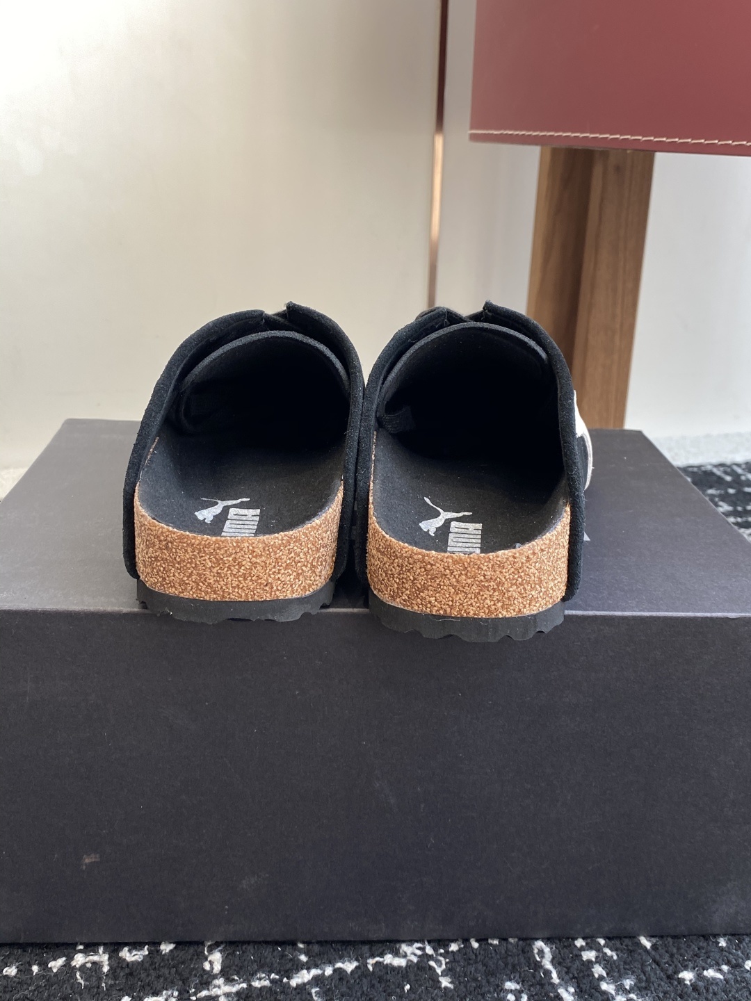 代购级puma x Birkenstock 彪马x勃肯鞋情侣款 包头鞋皮革绒面双扣时尚休闲平底鞋 牛皮绒
