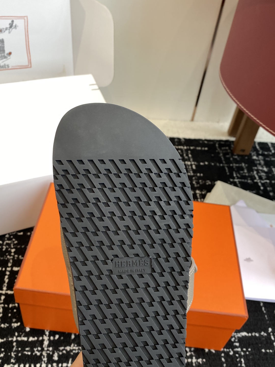 顶级代购级(⚠️官网同步✈️飞机盒包装）HERMES 爱马仕二舅拖 Chypre这双查帕斯粉拼军绿的拖鞋