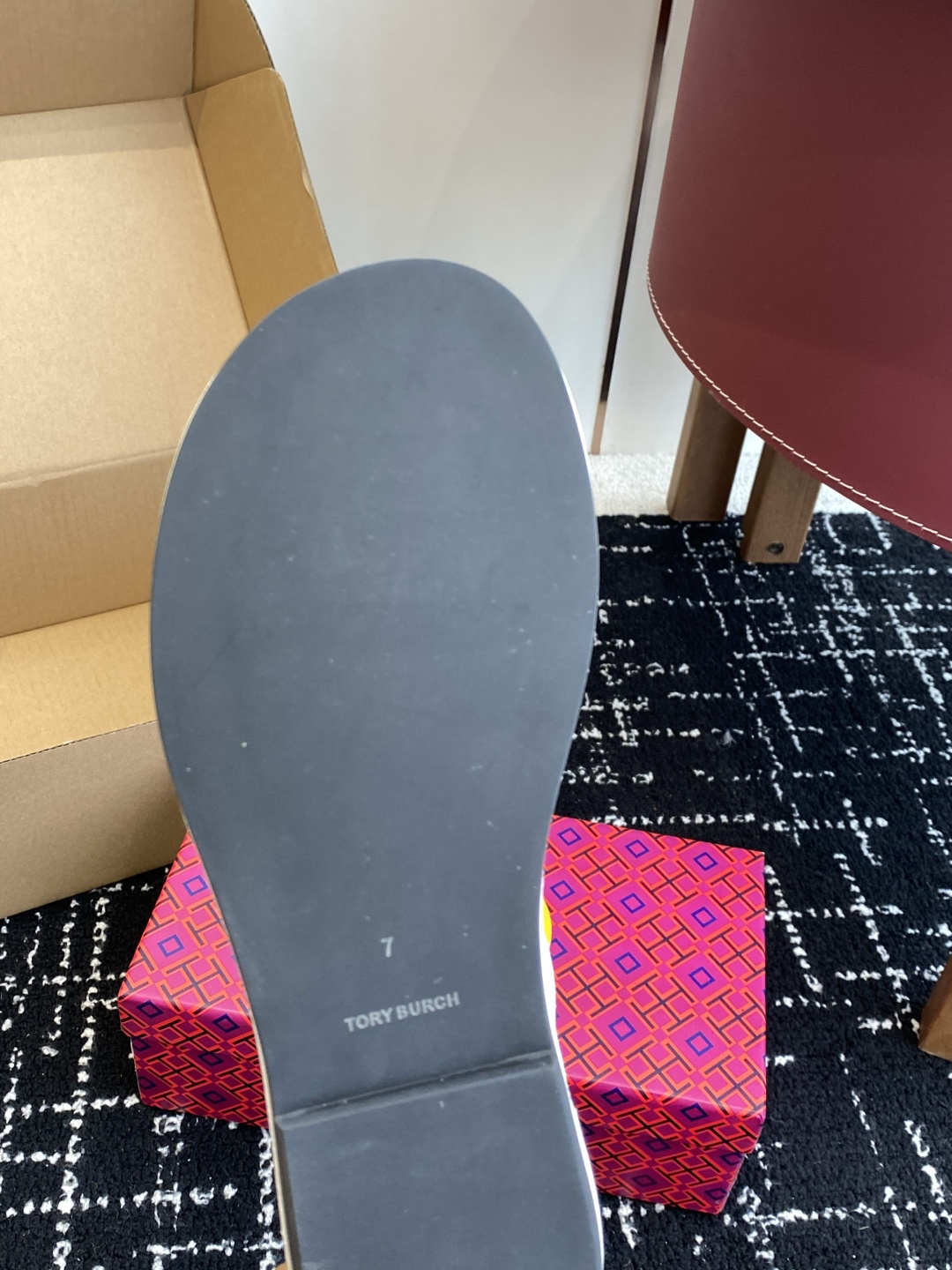 东莞原厂Tory Burch 25ss新款 蝴蝶结 一脚蹬 平底舒适百搭圆头乐福鞋材料：进口小牛皮 进口