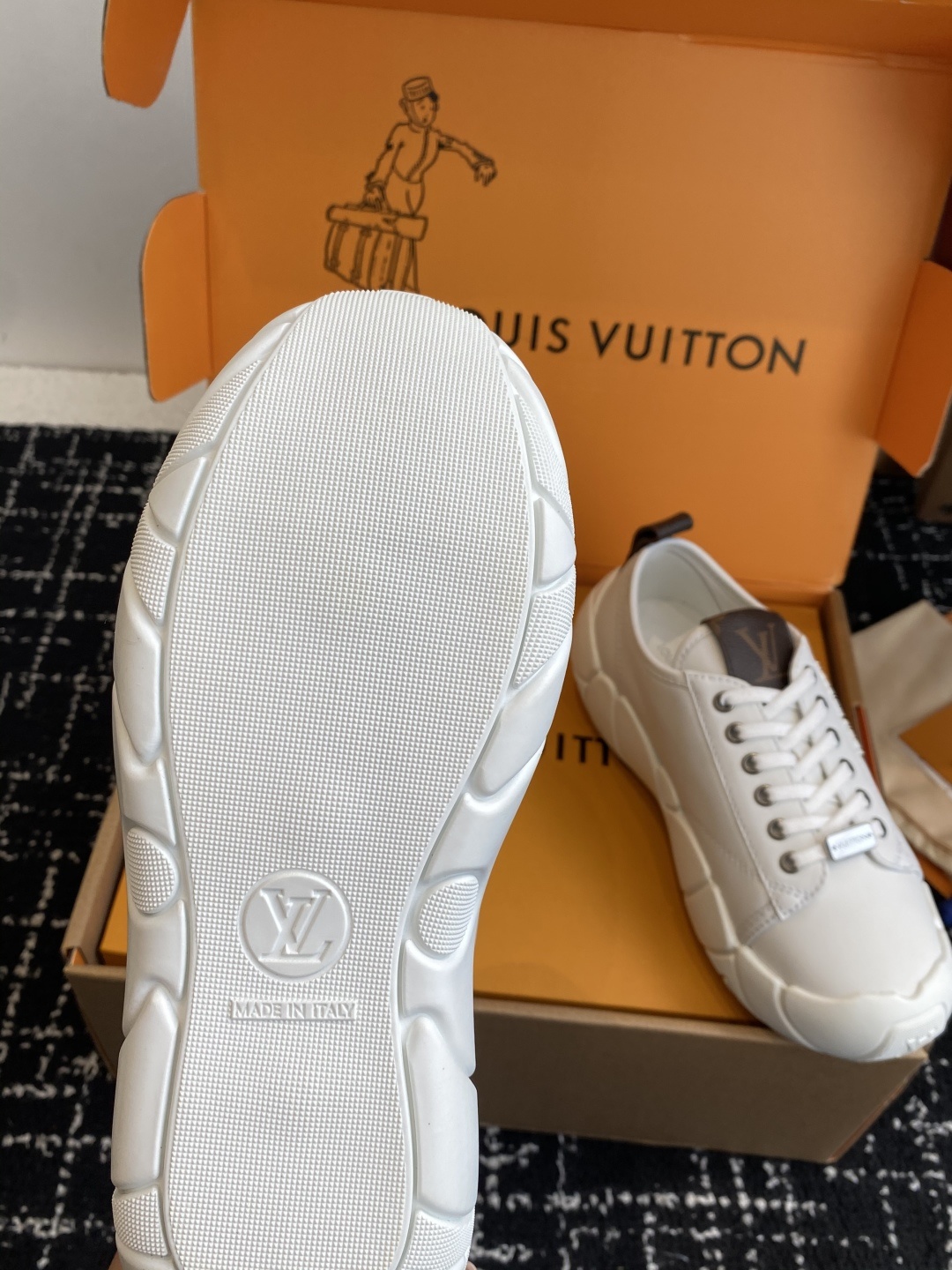 代购级(⚠️官网同步✈️盒包装)Louis Vuitton 25款LV 路易威登秋冬新厚底小白鞋 休闲鞋