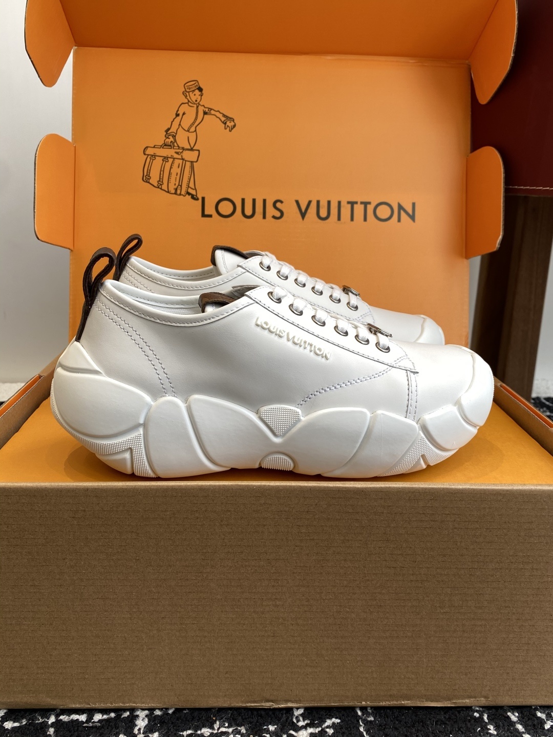 代购级(⚠️官网同步✈️盒包装)Louis Vuitton 25款LV 路易威登秋冬新厚底小白鞋 休闲鞋