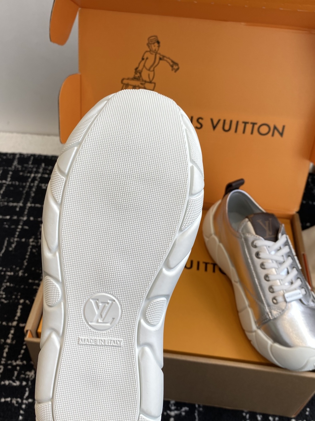 代购级(⚠️官网同步✈️盒包装)Louis Vuitton 25款LV 路易威登秋冬新厚底小白鞋 休闲鞋