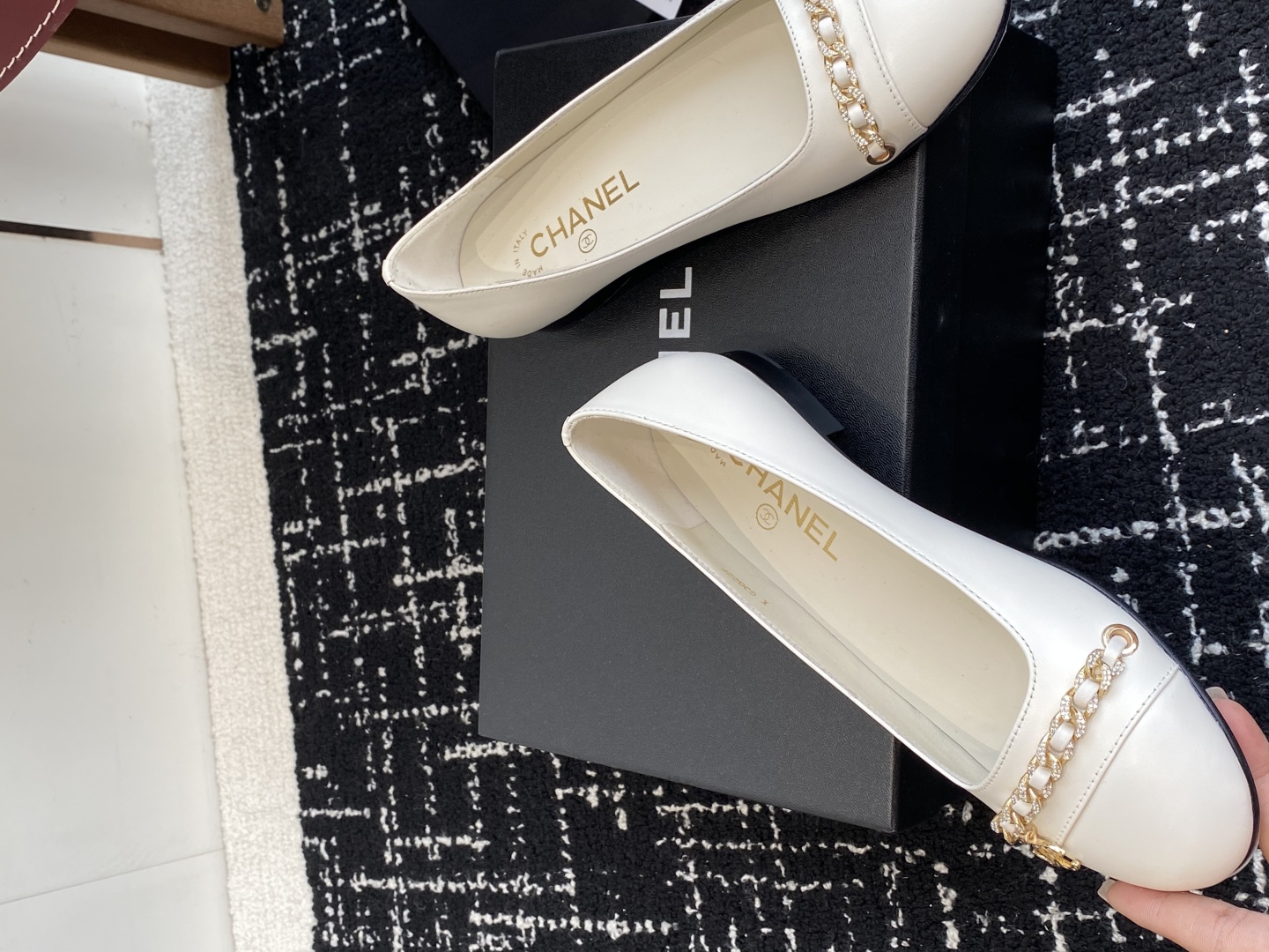 代购级Chanel 25ss 春夏系列 链条 芭蕾舞鞋设计手工车线非常耗时耗力独特大底双拼做法让你不经意