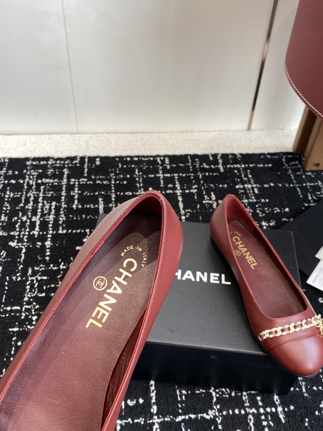代购级Chanel 25ss 春夏系列 链条 芭蕾舞鞋设计手工车线非常耗时耗力独特大底双拼做法让你不经意