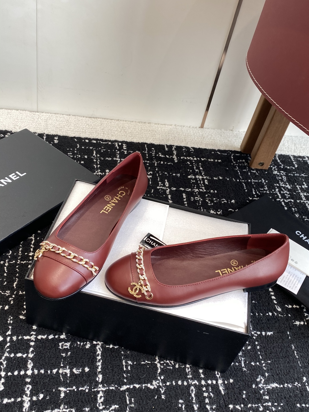 代购级Chanel 25ss 春夏系列 链条 芭蕾舞鞋设计手工车线非常耗时耗力独特大底双拼做法让你不经意