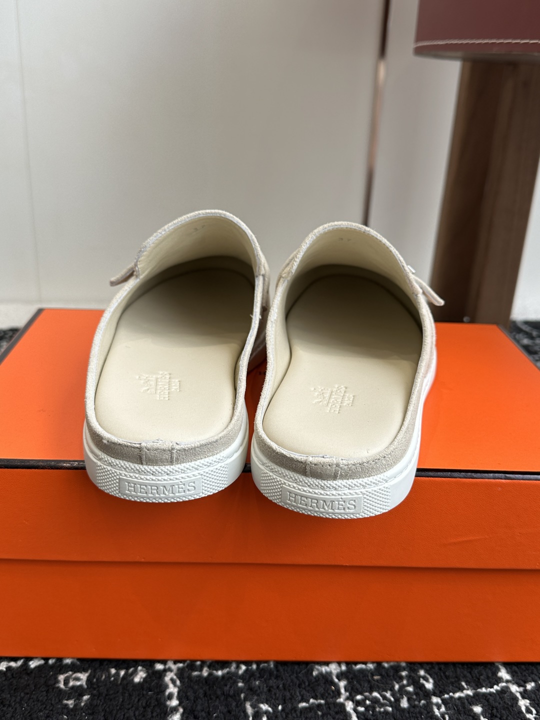 代购级男士+10 hermes ss 25new arrival～ H家 情侣款 穆勒拖鞋新品h家圆头造