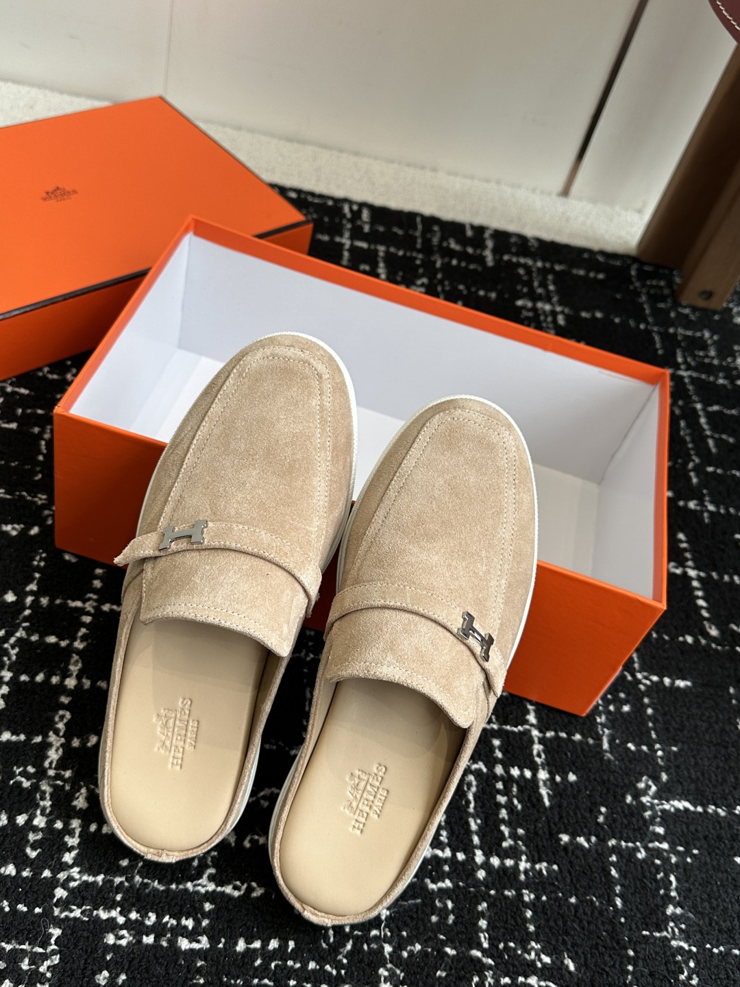 代购级男士+10 hermes ss 25new arrival～ H家 情侣款 穆勒拖鞋新品h家圆头造