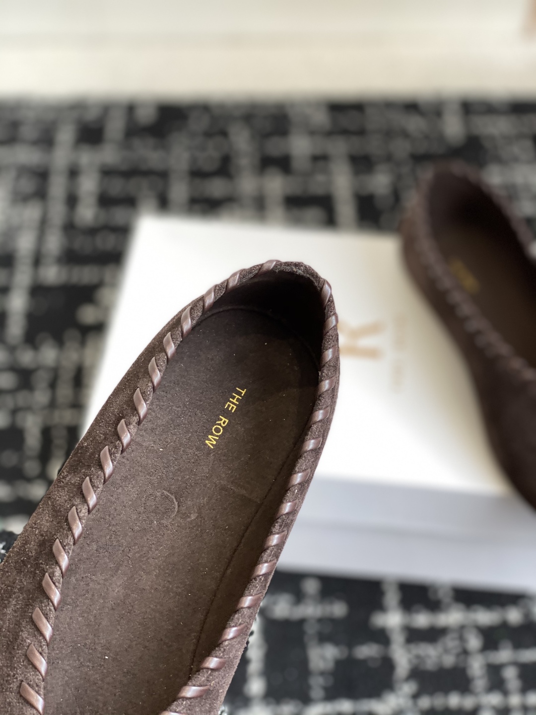 代购级therow 2025 秋冬新品极简圆头 芭蕾舞 单鞋The Row新一季的设计延续极简主义新款 