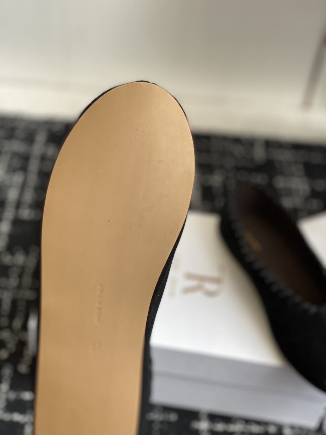 代购级therow 2025 秋冬新品极简圆头 芭蕾舞 单鞋The Row新一季的设计延续极简主义新款 