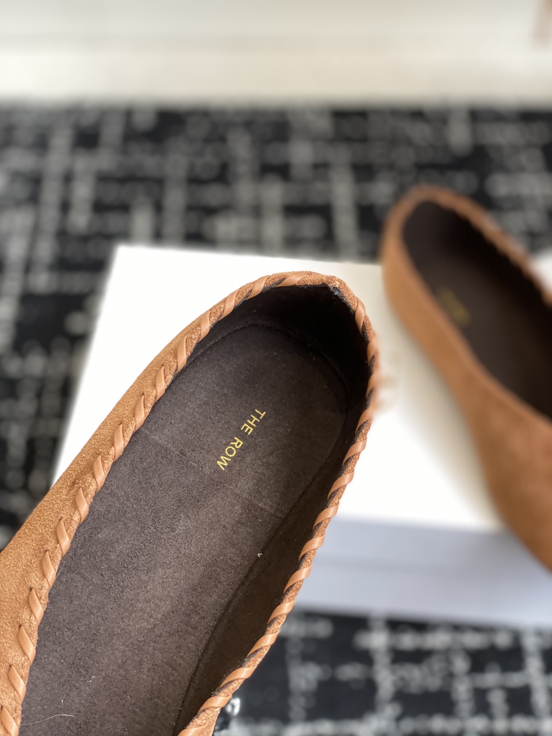 代购级therow 2025 秋冬新品极简圆头 芭蕾舞 单鞋The Row新一季的设计延续极简主义新款 