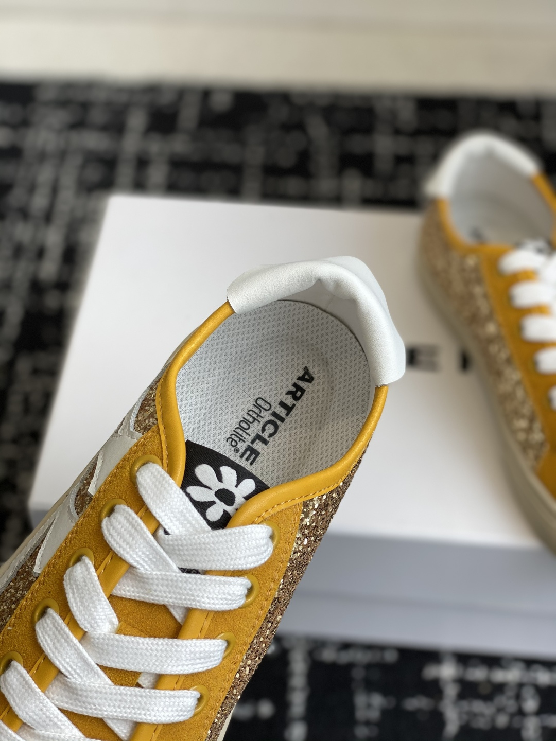 代购级ARTICLE NO 25ss 新款滑板鞋 鞋休闲鞋。搭配拖地裤、阔腿裤的一定入休闲鞋哦，可以轻松