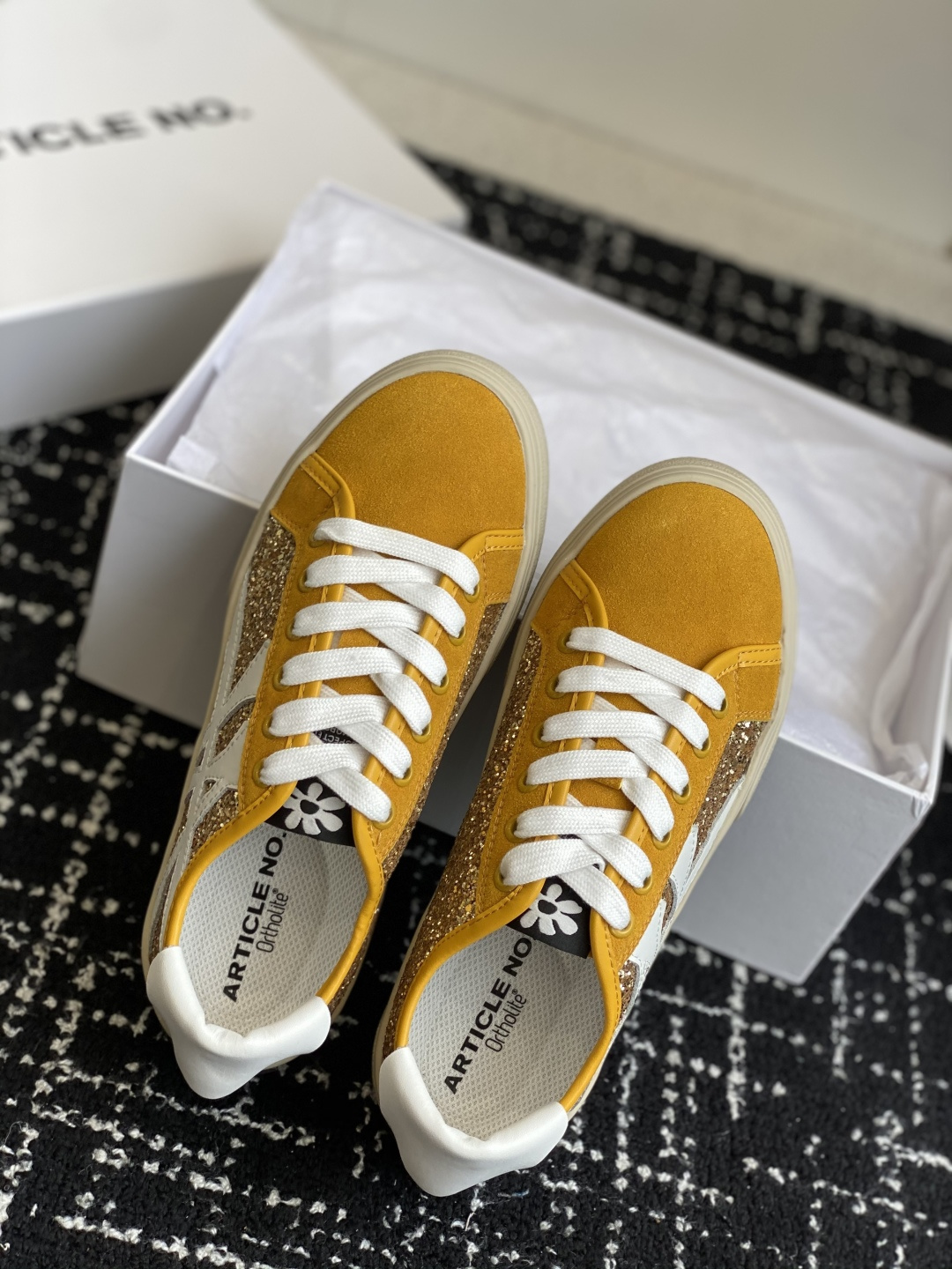 代购级ARTICLE NO 25ss 新款滑板鞋 鞋休闲鞋。搭配拖地裤、阔腿裤的一定入休闲鞋哦，可以轻松