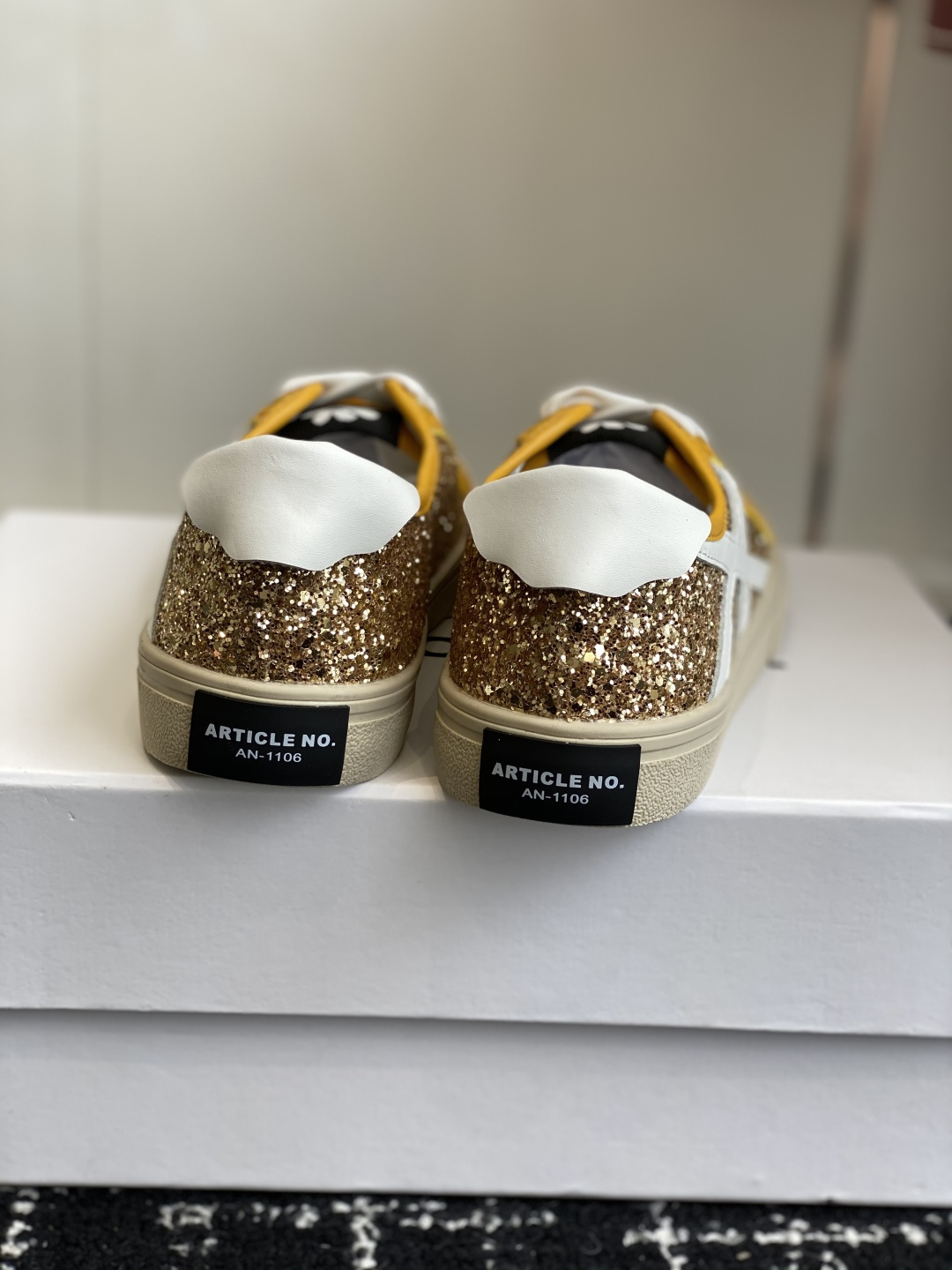 代购级ARTICLE NO 25ss 新款滑板鞋 鞋休闲鞋。搭配拖地裤、阔腿裤的一定入休闲鞋哦，可以轻松