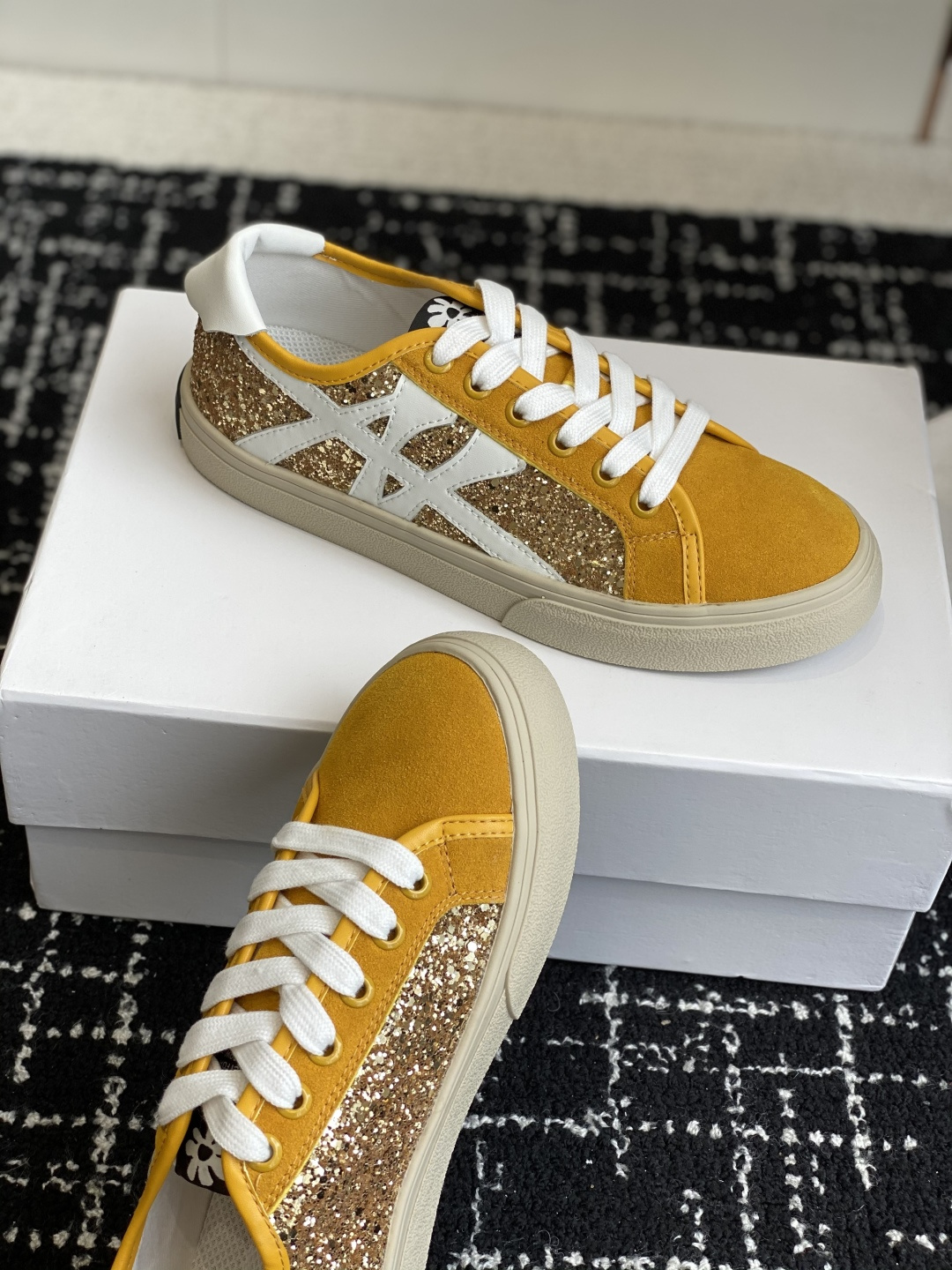 代购级ARTICLE NO 25ss 新款滑板鞋 鞋休闲鞋。搭配拖地裤、阔腿裤的一定入休闲鞋哦，可以轻松