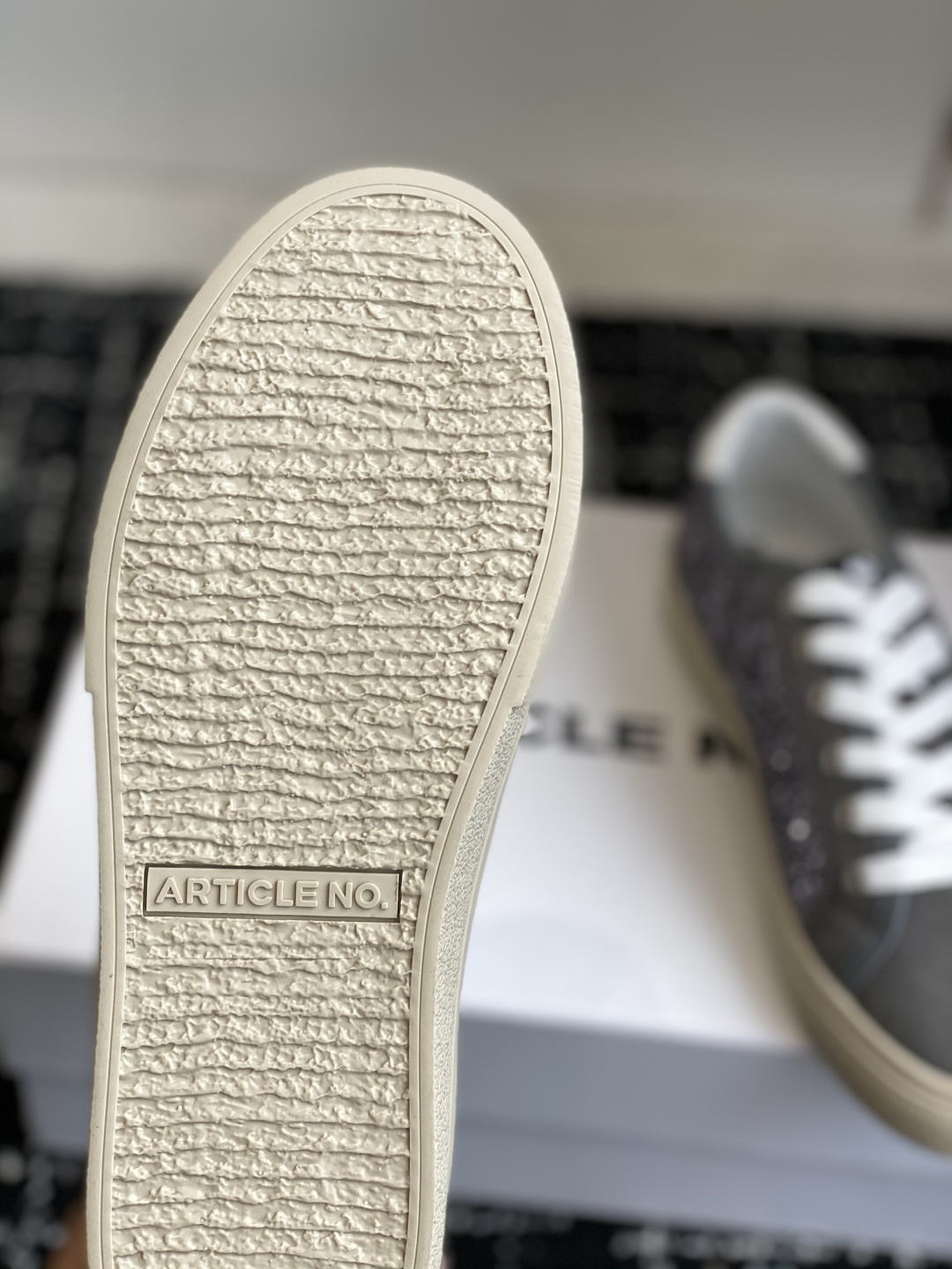 代购级ARTICLE NO 25ss 新款滑板鞋 鞋休闲鞋。搭配拖地裤、阔腿裤的一定入休闲鞋哦，可以轻松