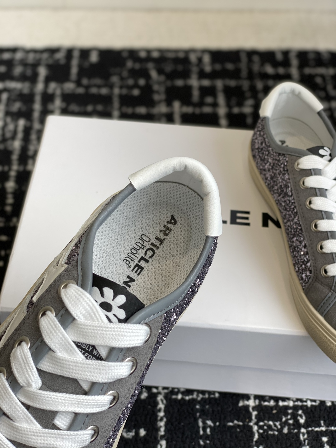 代购级ARTICLE NO 25ss 新款滑板鞋 鞋休闲鞋。搭配拖地裤、阔腿裤的一定入休闲鞋哦，可以轻松