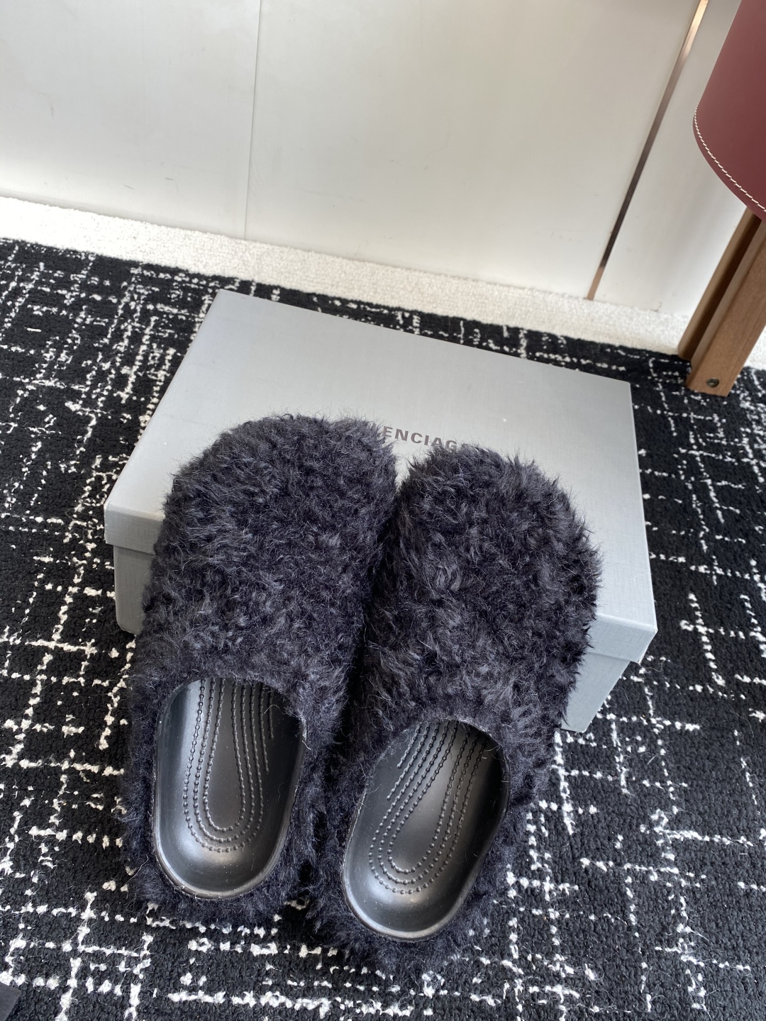 代购级Balenciaga 巴黎世家25ss 秋冬新款 厚底羊毛拖鞋 鞋情侣款懒人鞋 极致轻量化！众多国