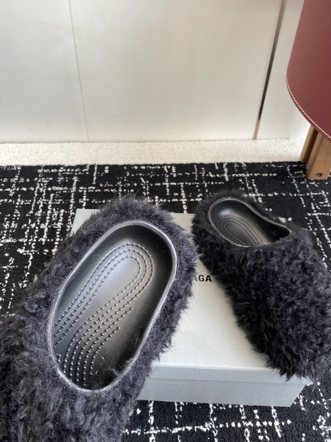 代购级Balenciaga 巴黎世家25ss 秋冬新款 厚底羊毛拖鞋 鞋情侣款懒人鞋 极致轻量化！众多国
