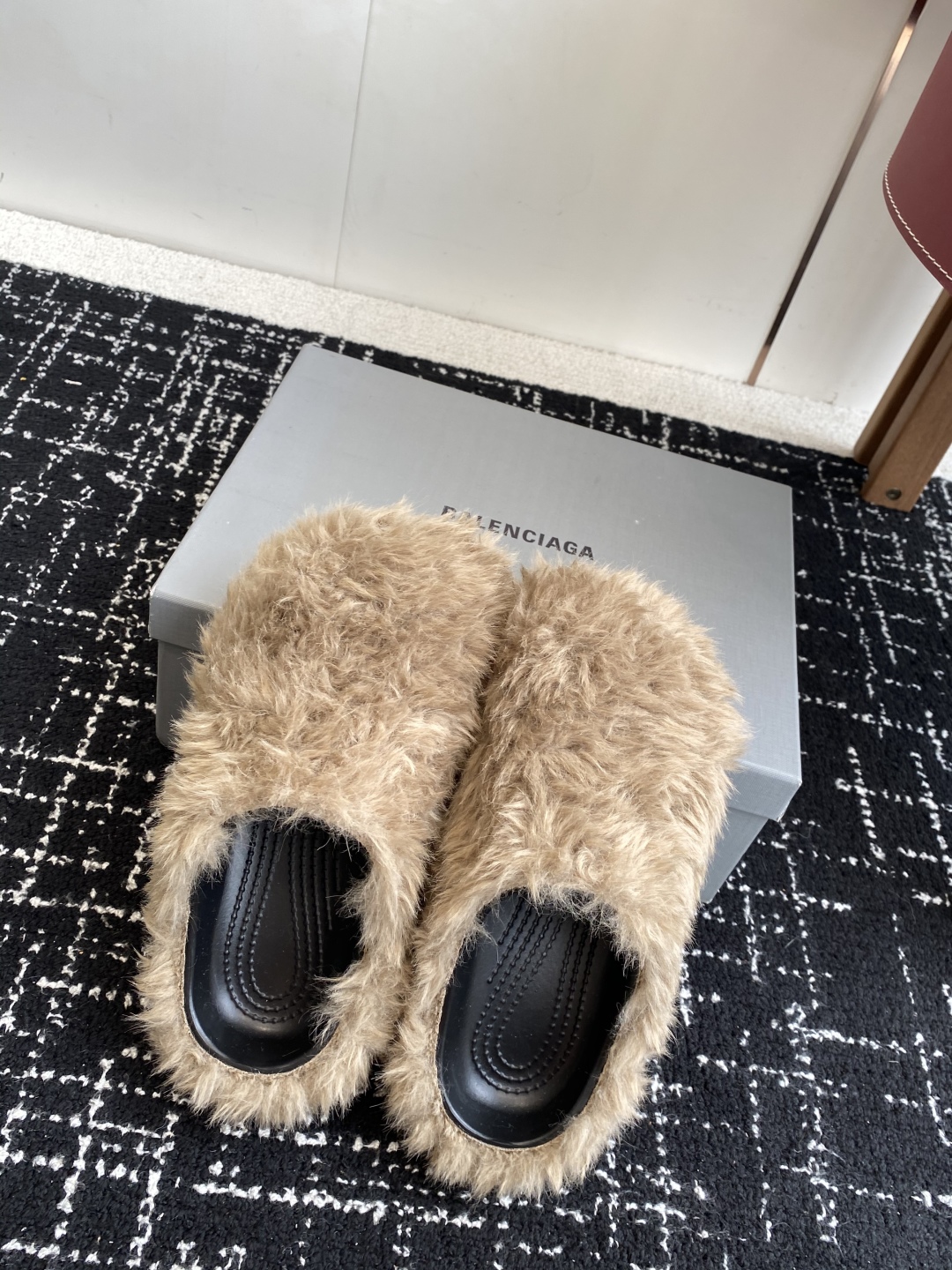 代购级Balenciaga 巴黎世家25ss 秋冬新款 厚底羊毛拖鞋 鞋情侣款懒人鞋 极致轻量化！众多国